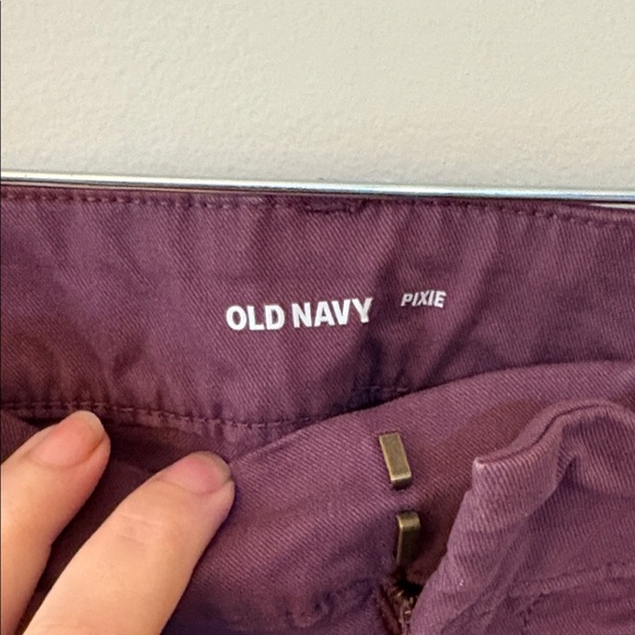 Old Navy Women's Skinny Jeans  Plum color Size 6 - Picture 3 of 9